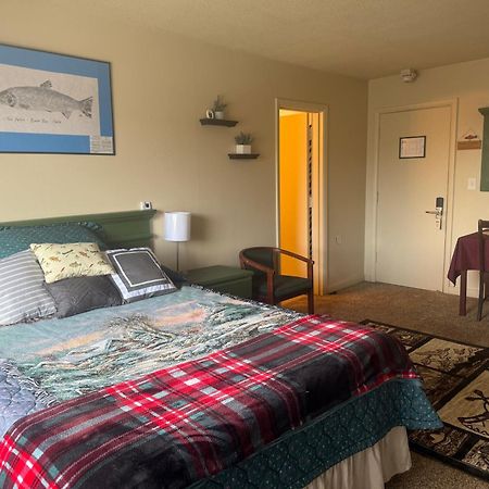 The Kenai Inn ภายนอก รูปภาพ